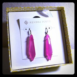 NWOT Pink Kendra Scott Earrings